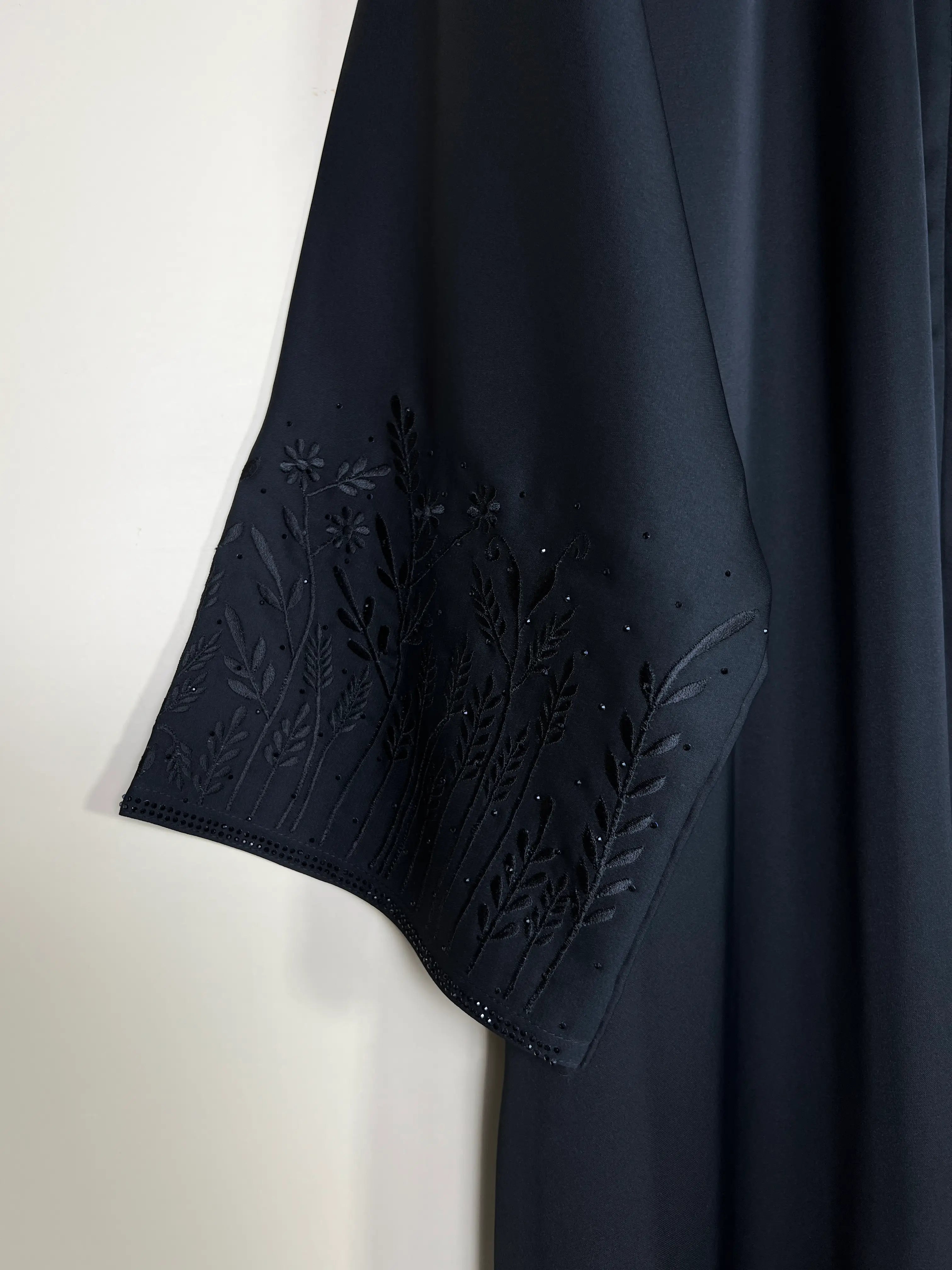 Black - Selena Abaya HJ1702