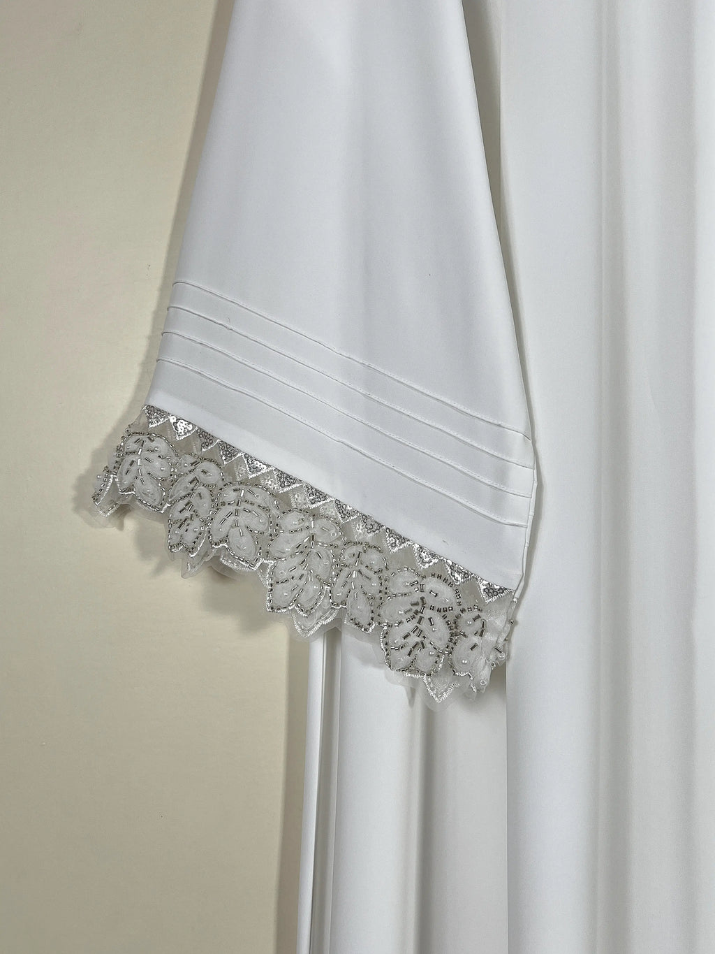 White - Elara Open Abaya HJ1639