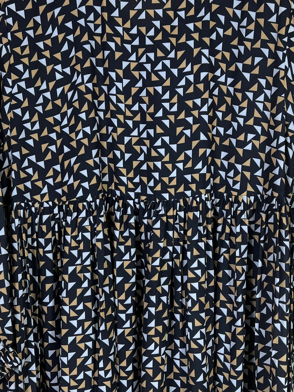 Black - Printed Front Open Chun Abaya HJ1671