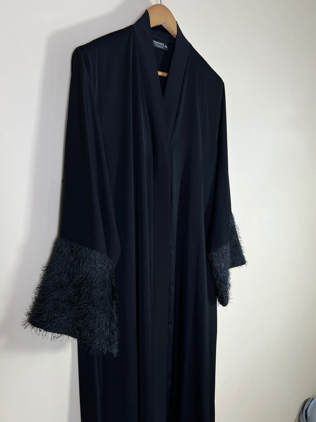 Black - Safa Feather Abaya HJ1679