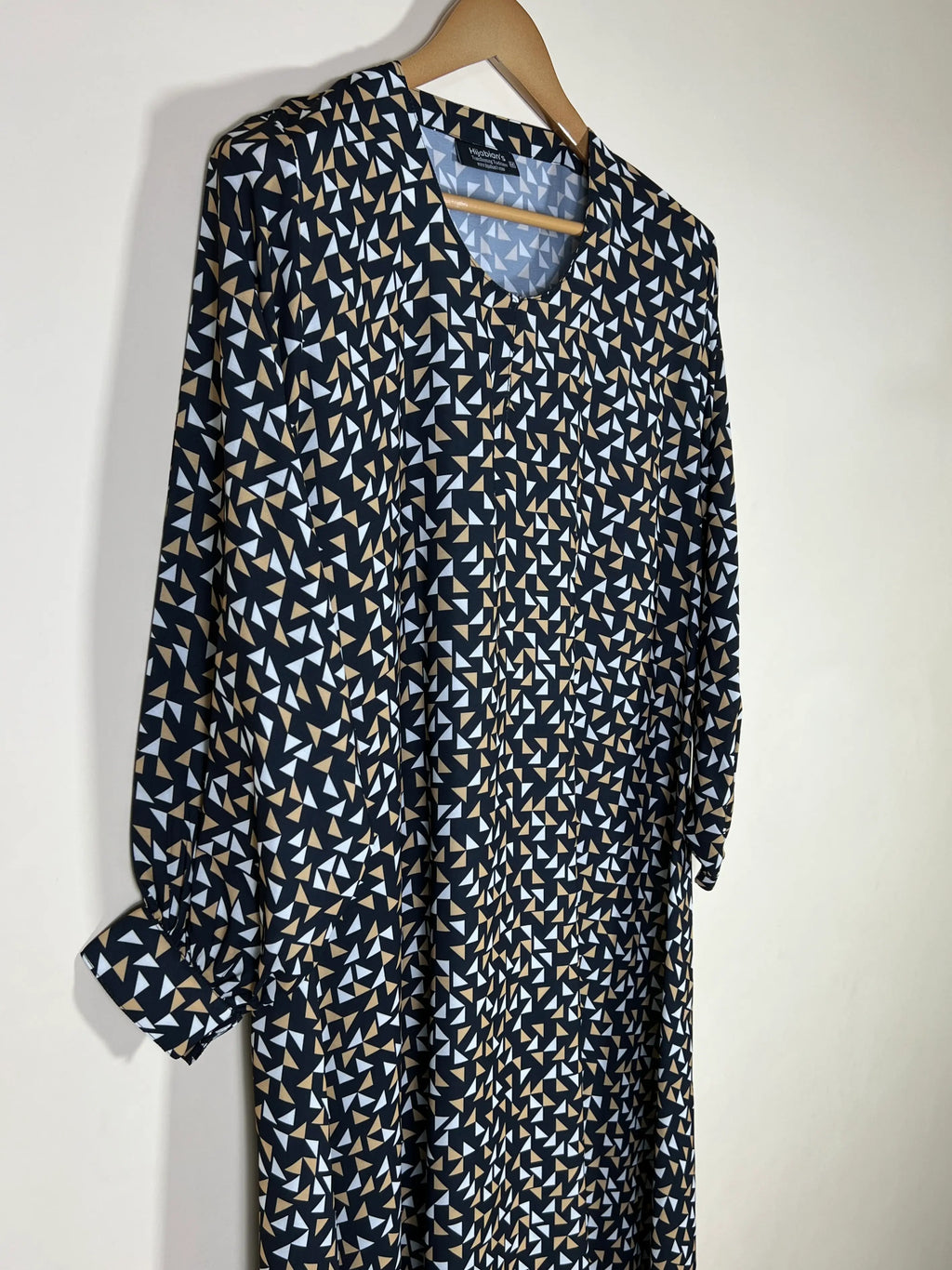 Black - Printed Maxi Abaya HJ1693