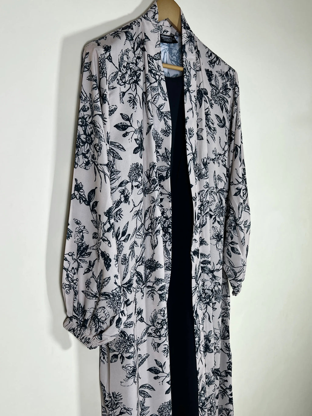 Ivory - Attached Inner Chic Abaya HJ1695