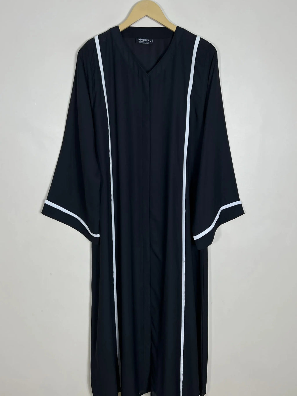 Black - White Pipen Majesty Abaya HJ0999