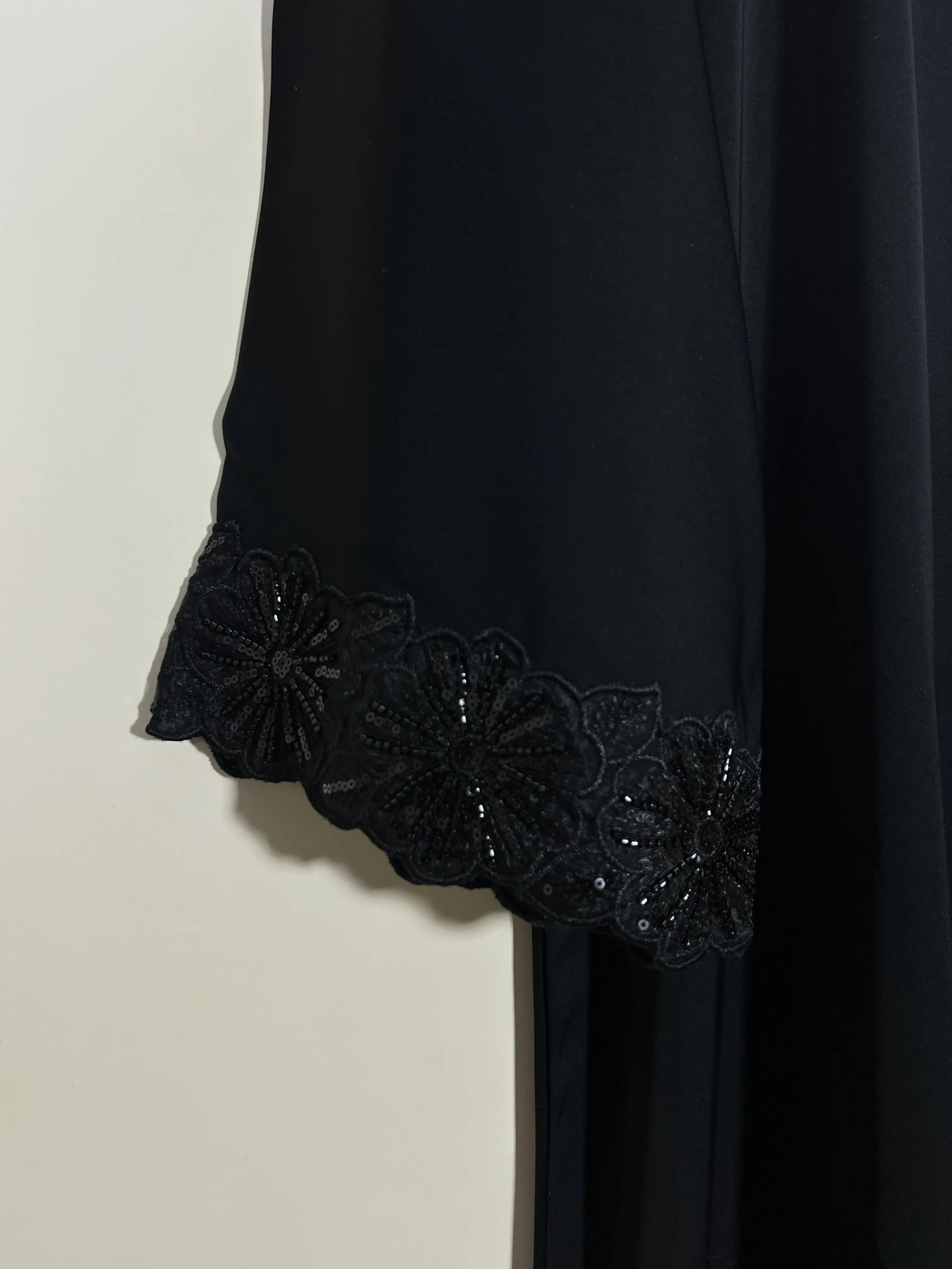 Black - Amara Luxe Abaya HJ1398