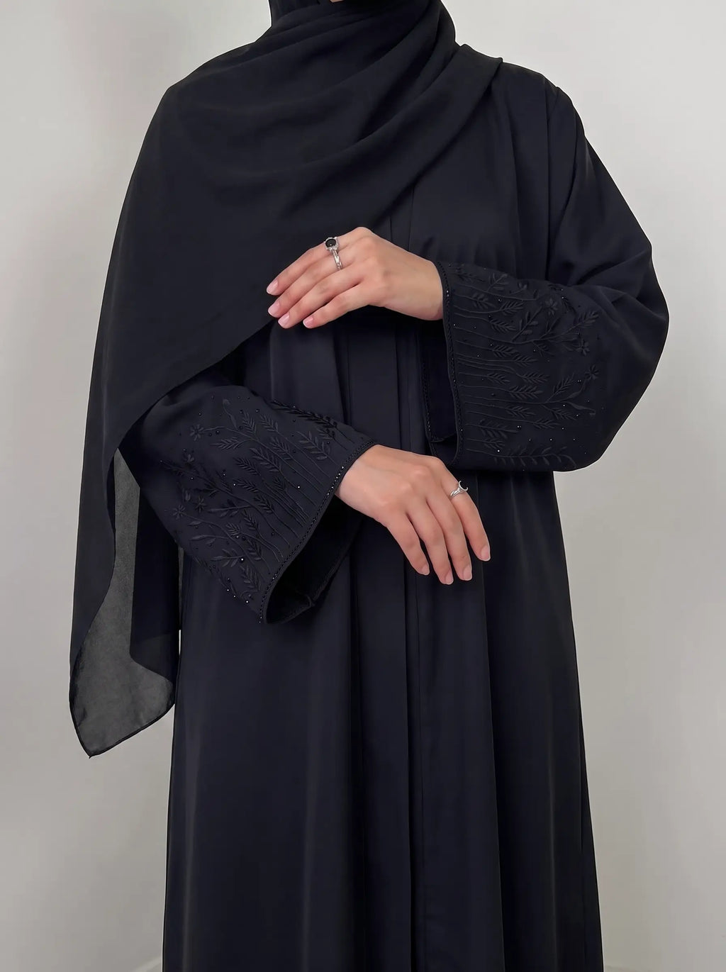 Black - Selena Abaya HJ1702