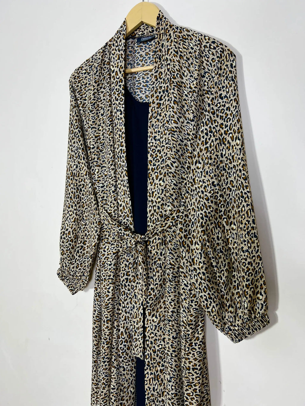 Daffodil - Attached Inner Chic Abaya HJ1202