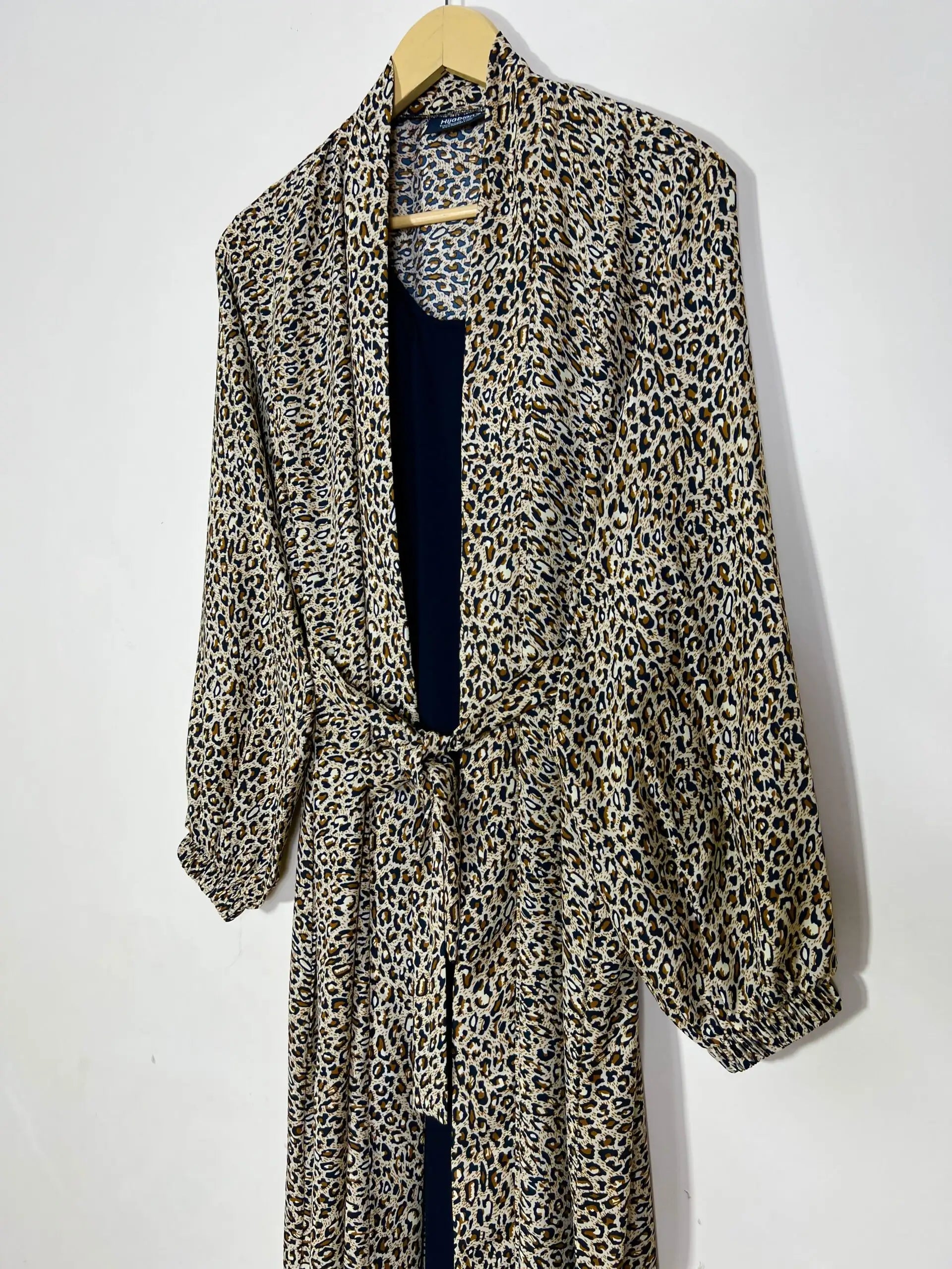 Daffodil - Attached Inner Chic Abaya HJ1202